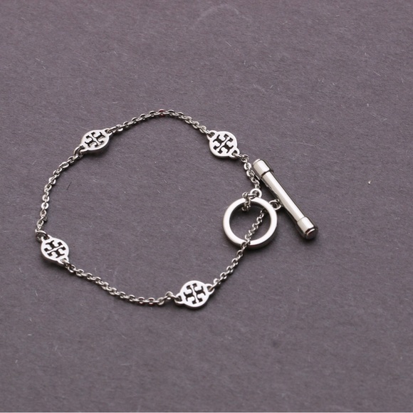 Tory Burch Logo Toggle Short bracelet in Silver - Picture 3 of 3